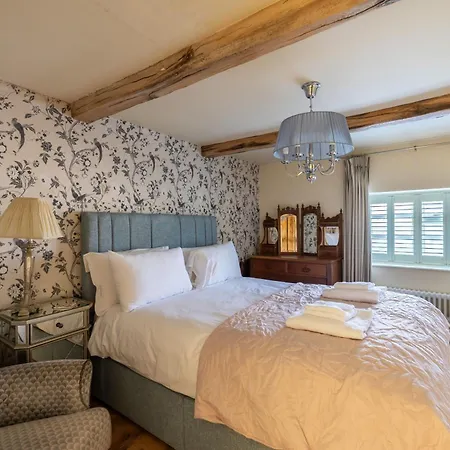 Wisteria In The Heart Of Holiday home *