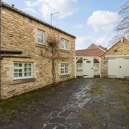 Holiday home Wisteria In The Heart Of *
