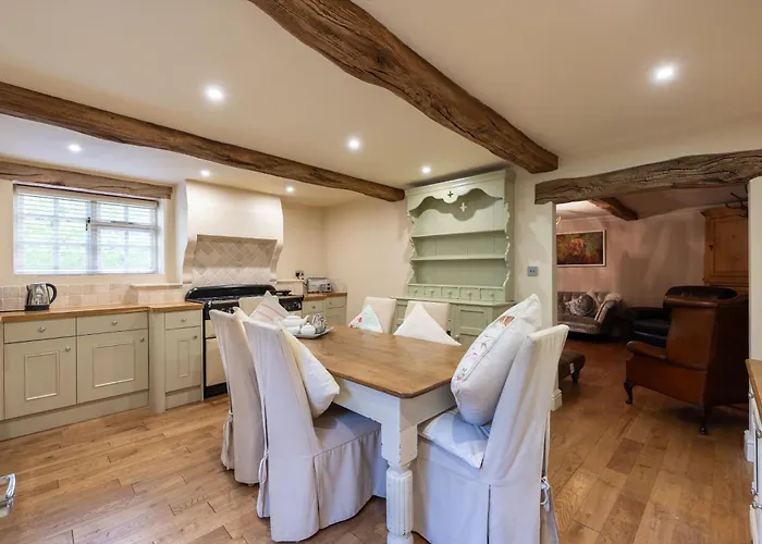 Hébergement de vacances Wisteria In The Heart Of *